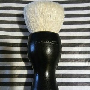 *SOLD**Mac 180 Brush 100% Authentic- Hard to Find